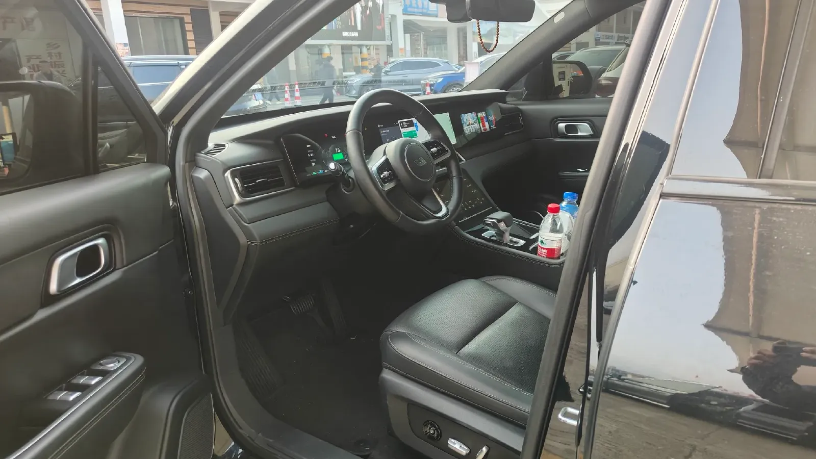 2021 Li ONE Range Extended 131HP REEV 40.5KWH,autocango,china used car exporter,china ev exporter,chinese used car exporter,chinese used ev exporter