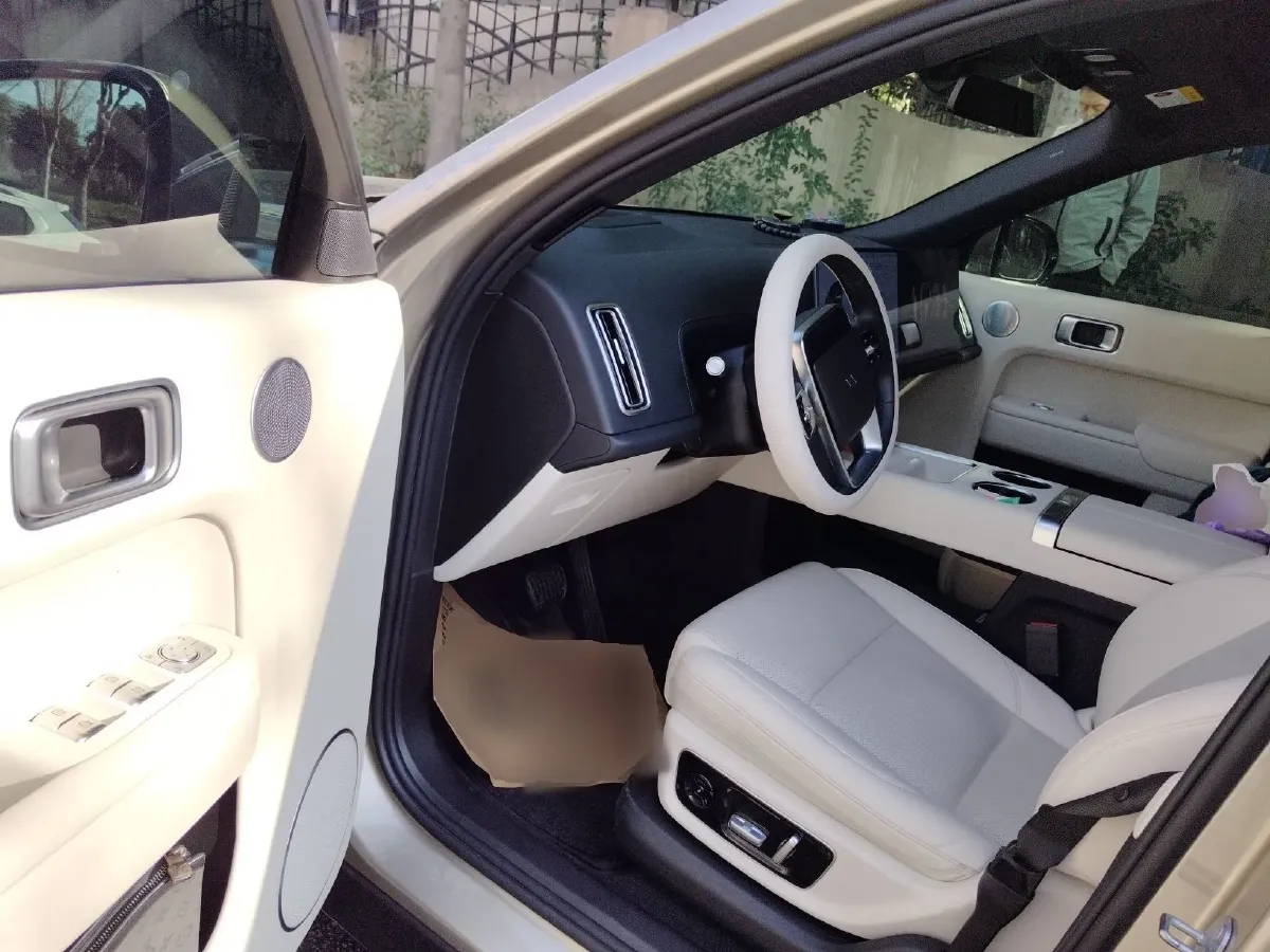 2023 Li L9 Range Extended 154HP REEV 42.6KWH,autocango,china used car exporter,china ev exporter,chinese used car exporter,chinese used ev exporter