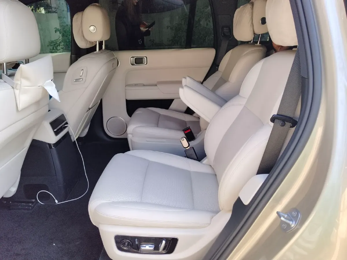 2023 Li L9 Range Extended 154HP REEV 42.6KWH,autocango,china used car exporter,china ev exporter,chinese used car exporter,chinese used ev exporter