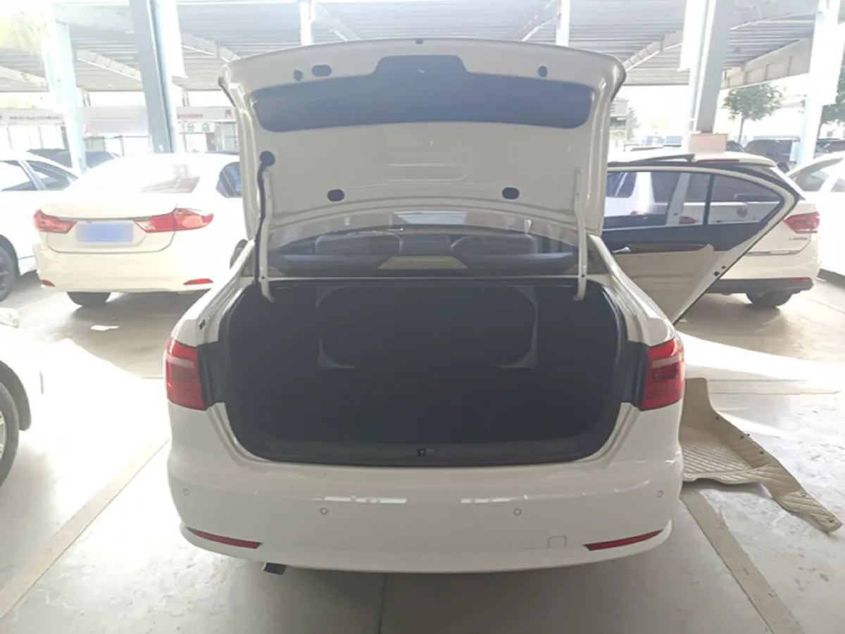 2013 Volkswagen Lavida 1.6L 110HP L4 5MT,autocango,china used car exporter,china ev exporter,chinese used car exporter,chinese used ev exporter