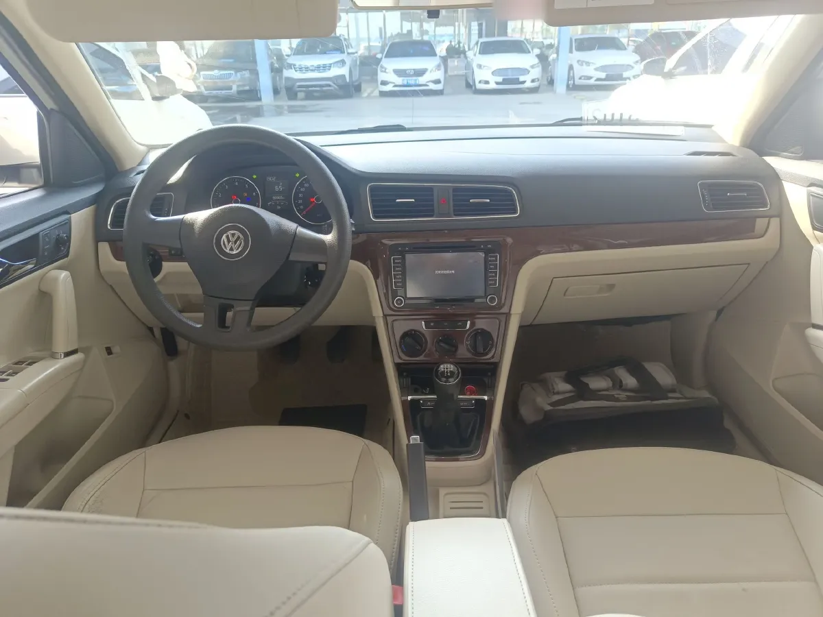 2013 Volkswagen Lavida 1.6L 110HP L4 5MT,autocango,china used car exporter,china ev exporter,chinese used car exporter,chinese used ev exporter
