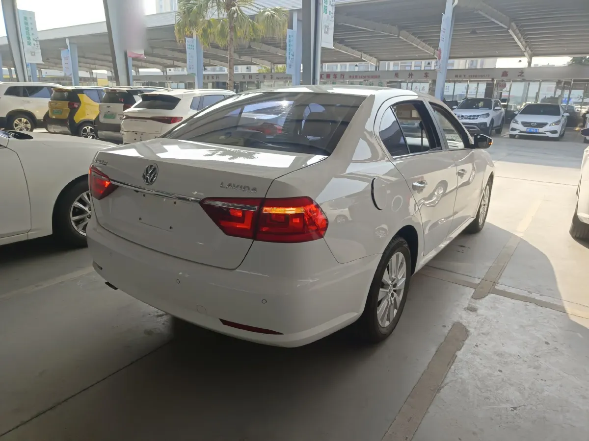 2013 Volkswagen Lavida 1.6L 110HP L4 5MT,autocango,china used car exporter,china ev exporter,chinese used car exporter,chinese used ev exporter