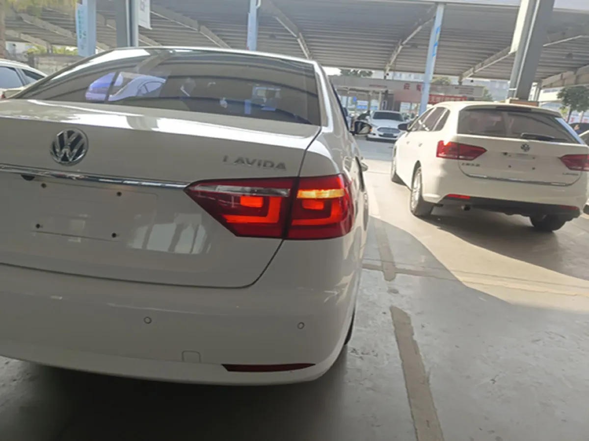 2013 Volkswagen Lavida 1.6L 110HP L4 5MT,autocango,china used car exporter,china ev exporter,chinese used car exporter,chinese used ev exporter