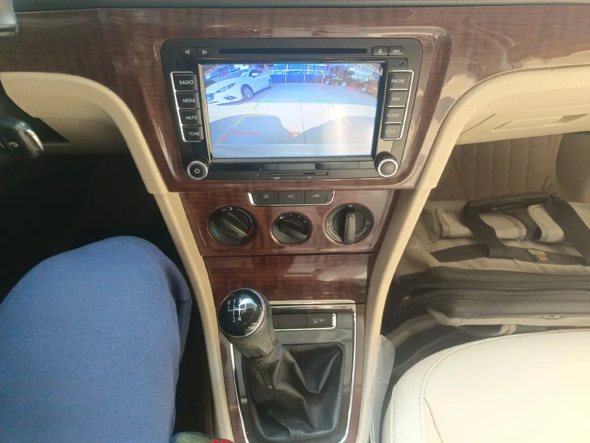 2013 Volkswagen Lavida 1.6L 110HP L4 5MT,autocango,china used car exporter,china ev exporter,chinese used car exporter,chinese used ev exporter