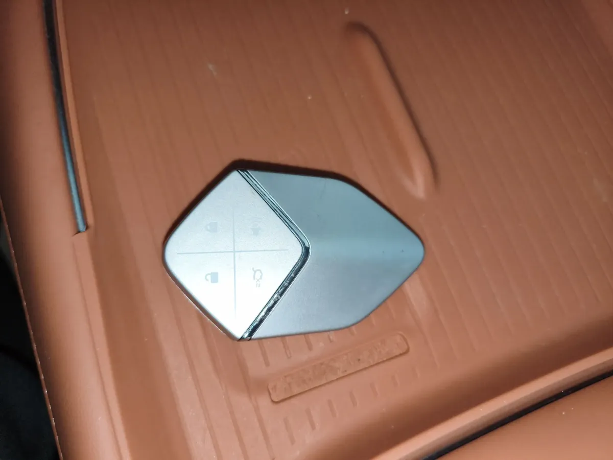 2023 Deepal S07 BEV 66.8KWH,autocango,china used car exporter,china ev exporter,chinese used car exporter,chinese used ev exporter