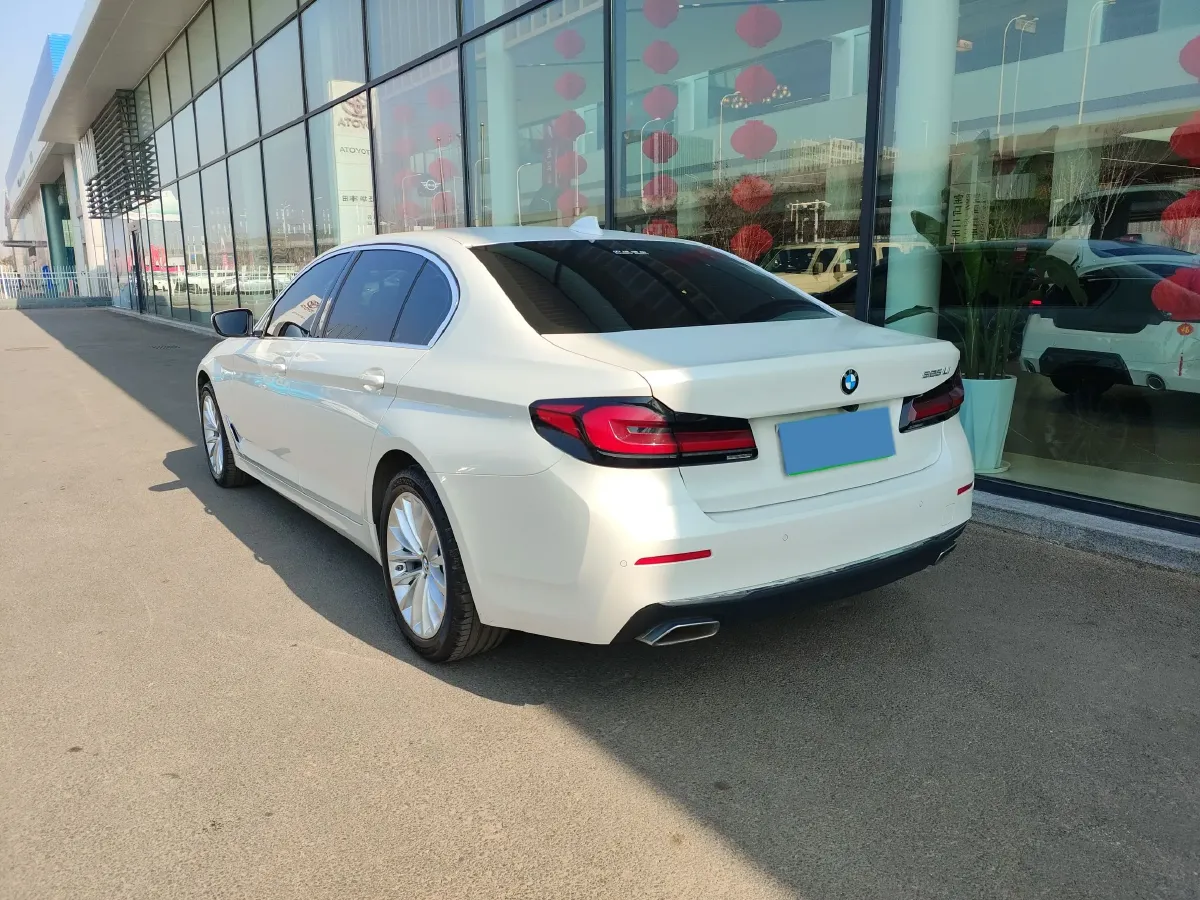 2022 BMW 5 Series 2.0T 184HP L4 8AT,autocango,china used car exporter,china ev exporter,chinese used car exporter,chinese used ev exporter