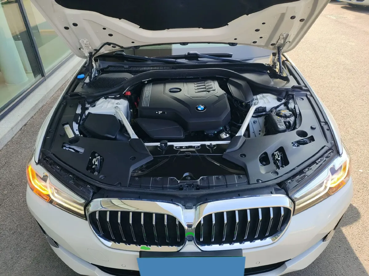 2022 BMW 5 Series 2.0T 184HP L4 8AT,autocango,china used car exporter,china ev exporter,chinese used car exporter,chinese used ev exporter