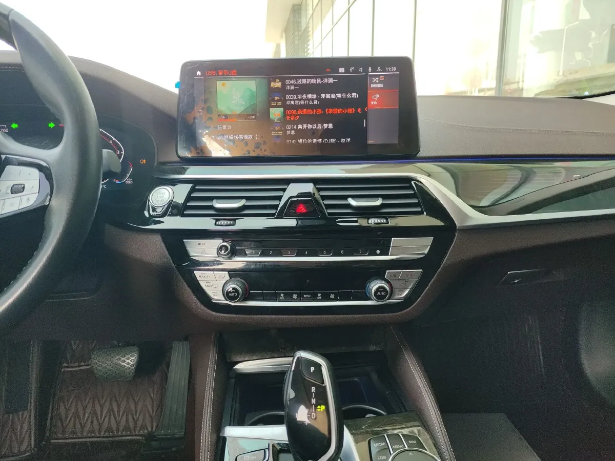 2022 BMW 5 Series 2.0T 184HP L4 8AT,autocango,china used car exporter,china ev exporter,chinese used car exporter,chinese used ev exporter