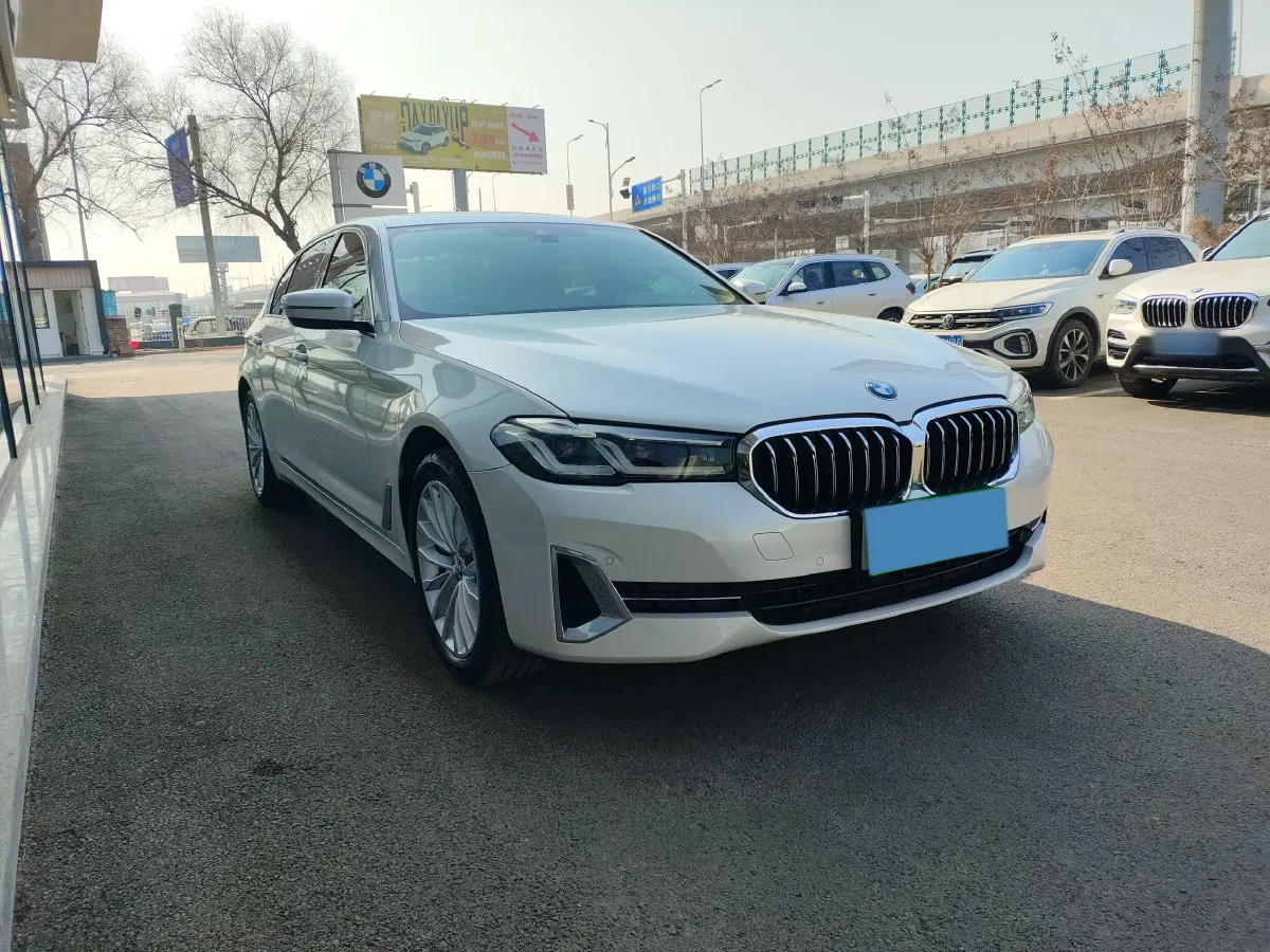 2022 BMW 5 Series 2.0T 184HP L4 8AT,autocango,china used car exporter,china ev exporter,chinese used car exporter,chinese used ev exporter