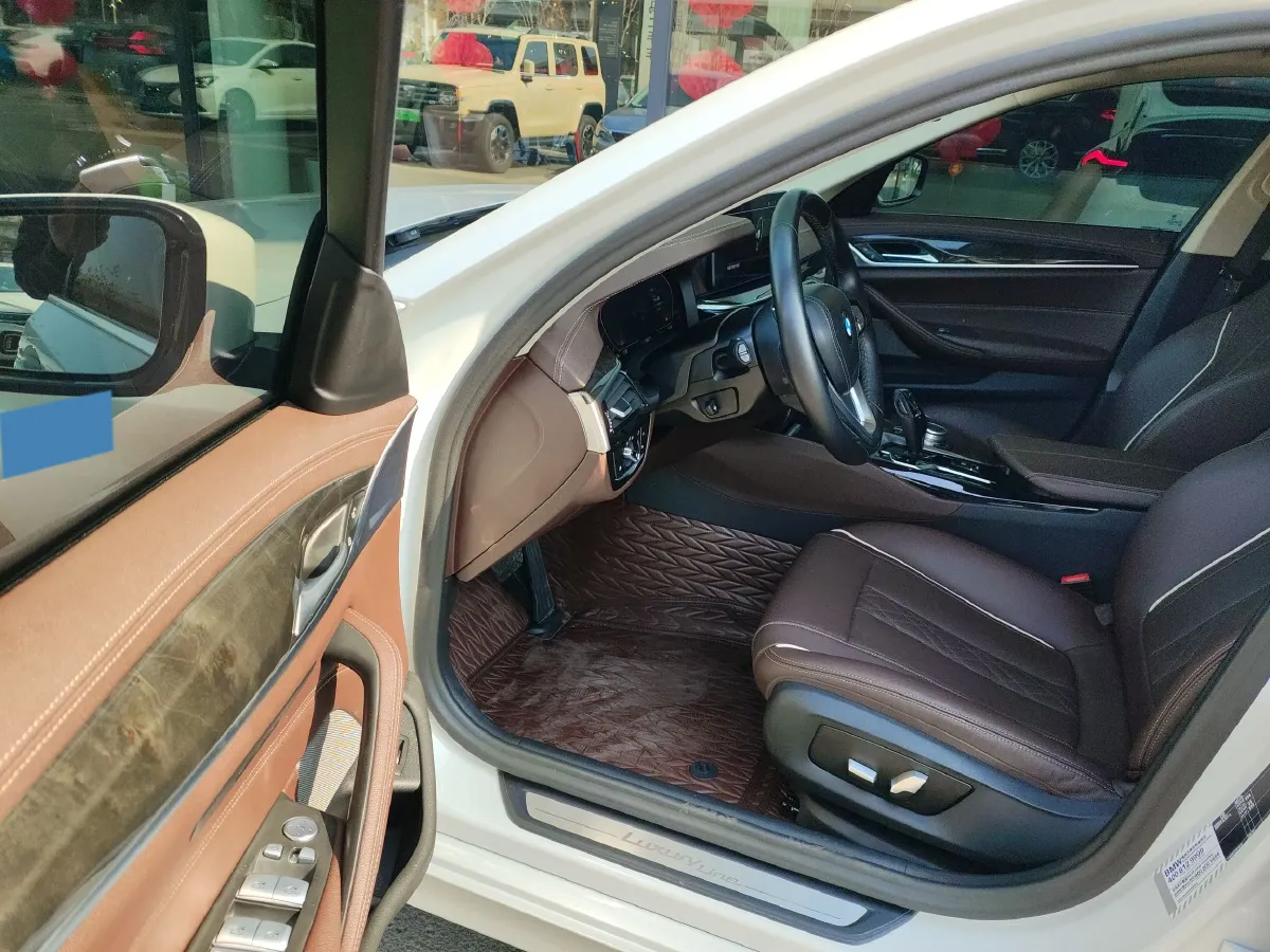 2022 BMW 5 Series 2.0T 184HP L4 8AT,autocango,china used car exporter,china ev exporter,chinese used car exporter,chinese used ev exporter