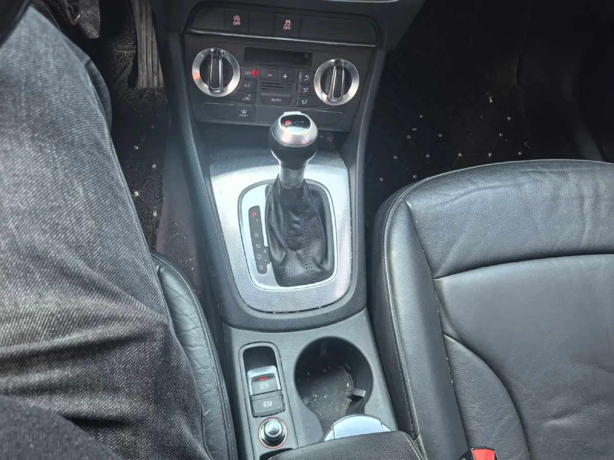 2015 Audi Q3 1.4T 150HP L4 6DCT,autocango,china used car exporter,china ev exporter,chinese used car exporter,chinese used ev exporter