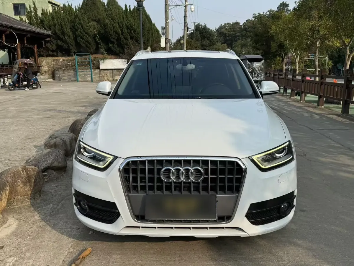 2015 Audi Q3 1.4T 150HP L4 6DCT,autocango,china used car exporter,china ev exporter,chinese used car exporter,chinese used ev exporter