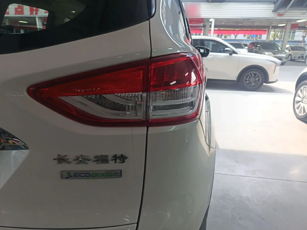 2015 Ford Kuga 1.5T 181HP L4 6AT,autocango,china used car exporter,china ev exporter,chinese used car exporter,chinese used ev exporter