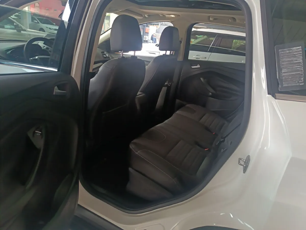 2015 Ford Kuga 1.5T 181HP L4 6AT,autocango,china used car exporter,china ev exporter,chinese used car exporter,chinese used ev exporter