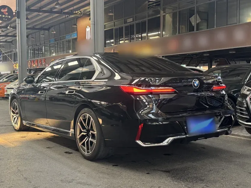 2023 BMW 7 Series 3.0T 272HP L6 8AT,autocango,china used car exporter,china ev exporter,chinese used car exporter,chinese used ev exporter