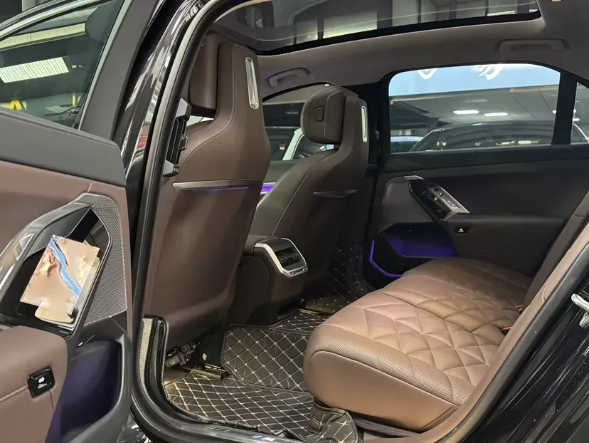 2023 BMW 7 Series 3.0T 272HP L6 8AT,autocango,china used car exporter,china ev exporter,chinese used car exporter,chinese used ev exporter