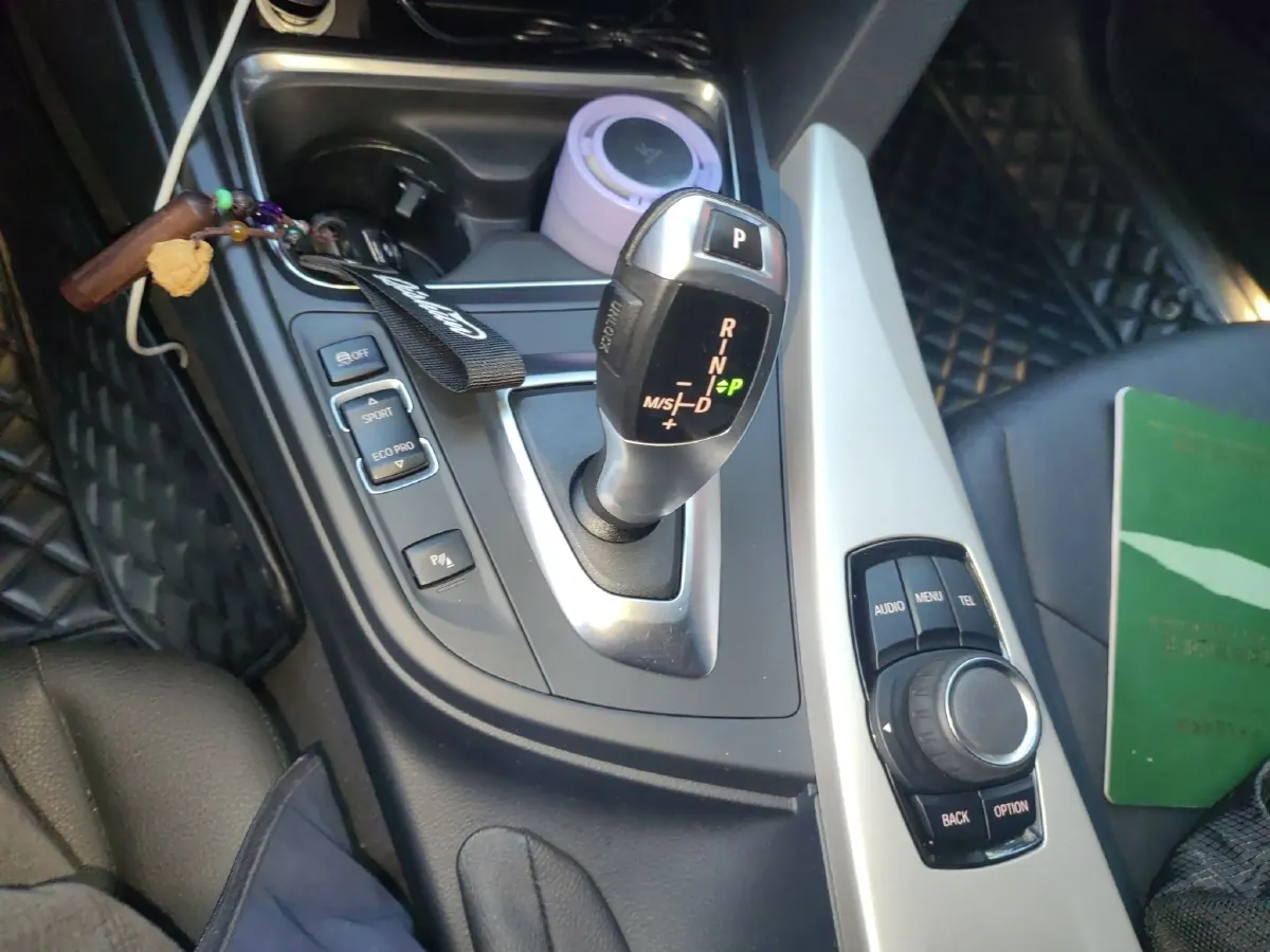 2015 BMW 3 Series 2.0T 184HP L4 8AT,autocango,china used car exporter,china ev exporter,chinese used car exporter,chinese used ev exporter