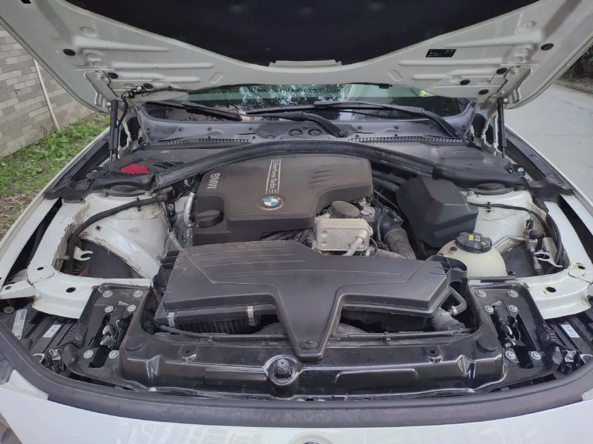 2015 BMW 3 Series 2.0T 184HP L4 8AT,autocango,china used car exporter,china ev exporter,chinese used car exporter,chinese used ev exporter