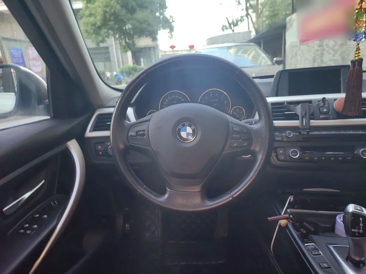 2015 BMW 3 Series 2.0T 184HP L4 8AT,autocango,china used car exporter,china ev exporter,chinese used car exporter,chinese used ev exporter