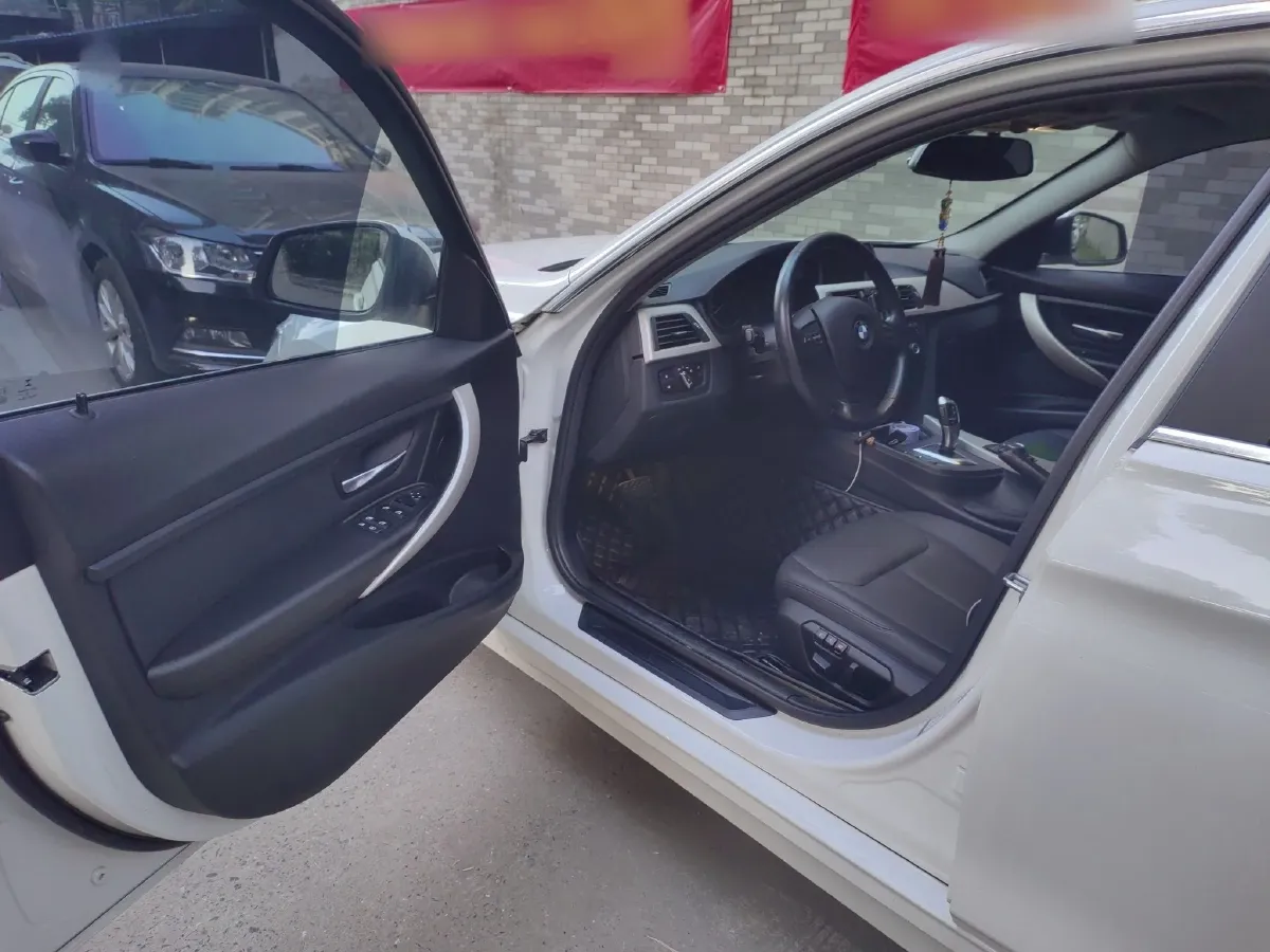 2015 BMW 3 Series 2.0T 184HP L4 8AT,autocango,china used car exporter,china ev exporter,chinese used car exporter,chinese used ev exporter