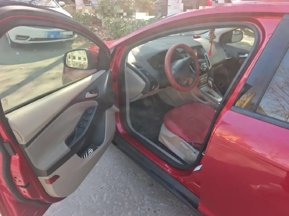 2012 Ford Focus 1.6L 125HP L4 6DCT,autocango,china used car exporter,china ev exporter,chinese used car exporter,chinese used ev exporter