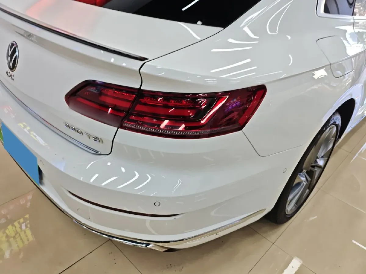 2021 Volkswagen CC 2.0T 186HP L4 7DCT,autocango,china used car exporter,china ev exporter,chinese used car exporter,chinese used ev exporter