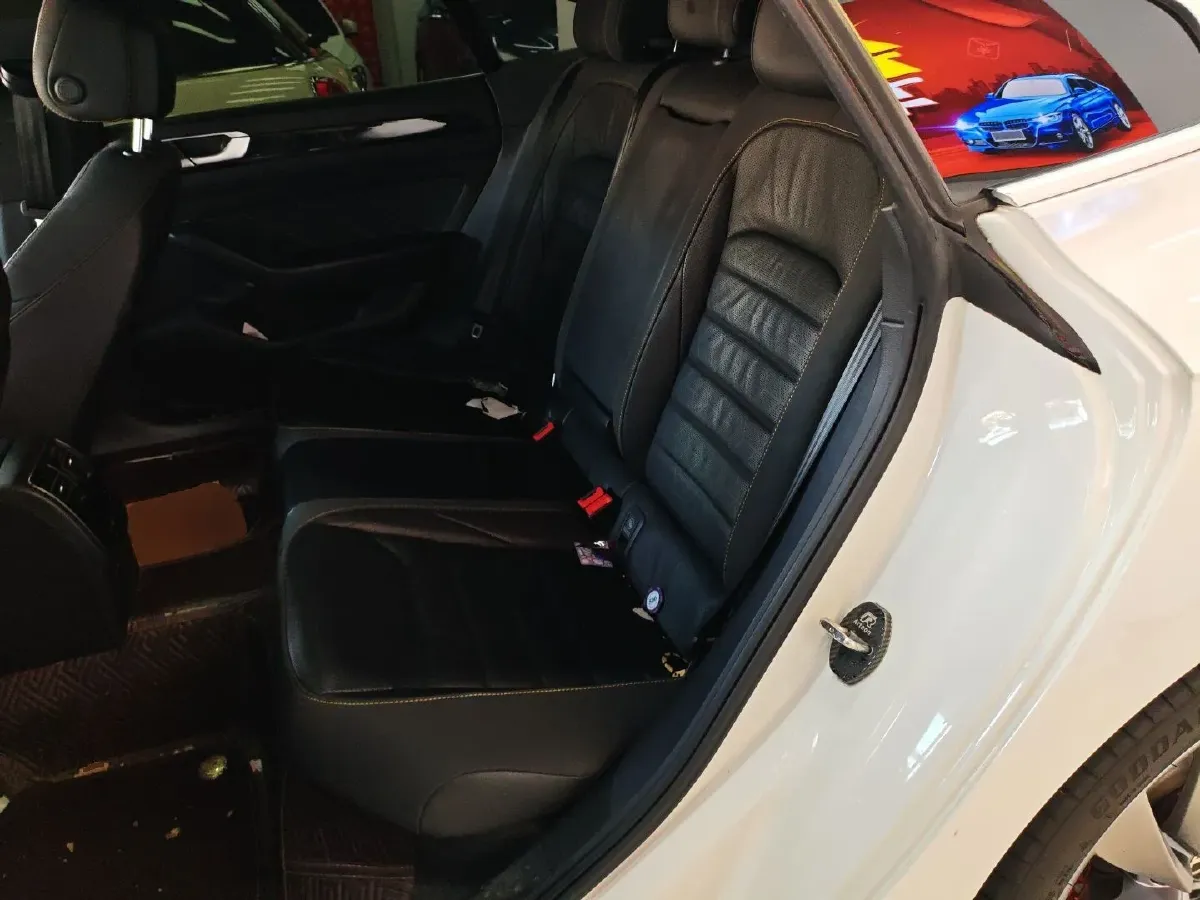 2021 Volkswagen CC 2.0T 186HP L4 7DCT,autocango,china used car exporter,china ev exporter,chinese used car exporter,chinese used ev exporter