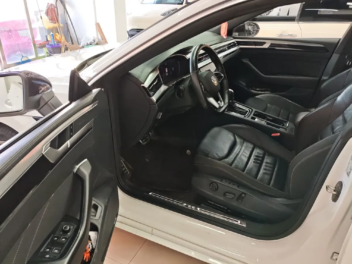 2021 Volkswagen CC 2.0T 186HP L4 7DCT,autocango,china used car exporter,china ev exporter,chinese used car exporter,chinese used ev exporter
