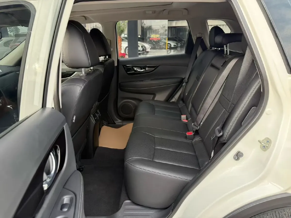 2020 Nissan X-Trail 2.0L 154HP L4 CVT,autocango,china used car exporter,china ev exporter,chinese used car exporter,chinese used ev exporter