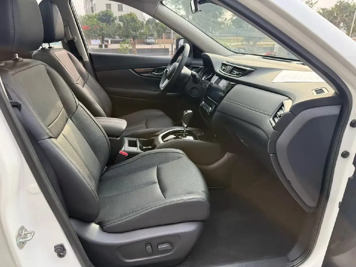 2020 Nissan X-Trail 2.0L 154HP L4 CVT,autocango,china used car exporter,china ev exporter,chinese used car exporter,chinese used ev exporter