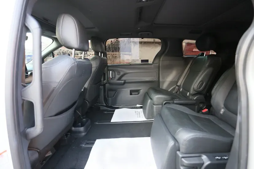 2023 Toyota Granvia 2.5L 189HP L4 E-CVT Hybrid,autocango,china used car exporter,china ev exporter,chinese used car exporter,chinese used ev exporter