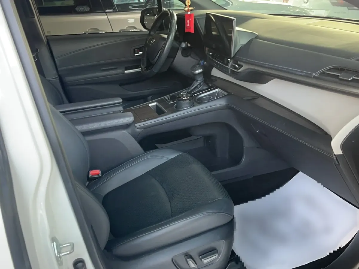 2023 Toyota Granvia 2.5L 189HP L4 E-CVT Hybrid,autocango,china used car exporter,china ev exporter,chinese used car exporter,chinese used ev exporter