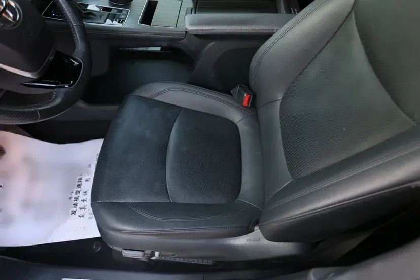 2023 Toyota Granvia 2.5L 189HP L4 E-CVT Hybrid,autocango,china used car exporter,china ev exporter,chinese used car exporter,chinese used ev exporter