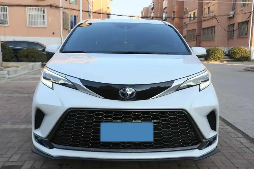 2023 Toyota Granvia 2.5L 189HP L4 E-CVT Hybrid,autocango,china used car exporter,china ev exporter,chinese used car exporter,chinese used ev exporter