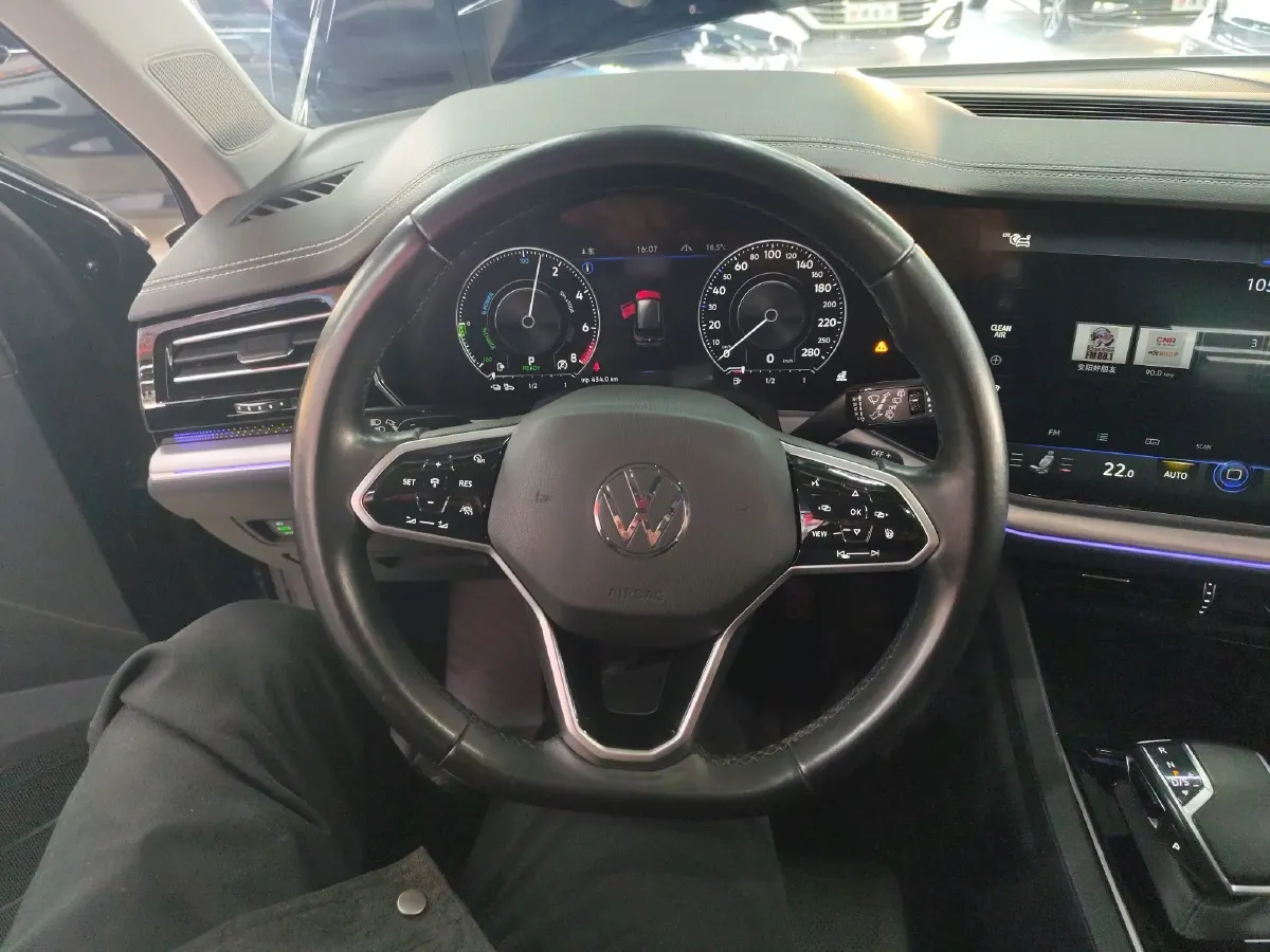2021 Volkswagen Touareg 2.0T 252HP L4 8AT PHEV 18KWH,autocango,china used car exporter,china ev exporter,chinese used car exporter,chinese used ev exporter
