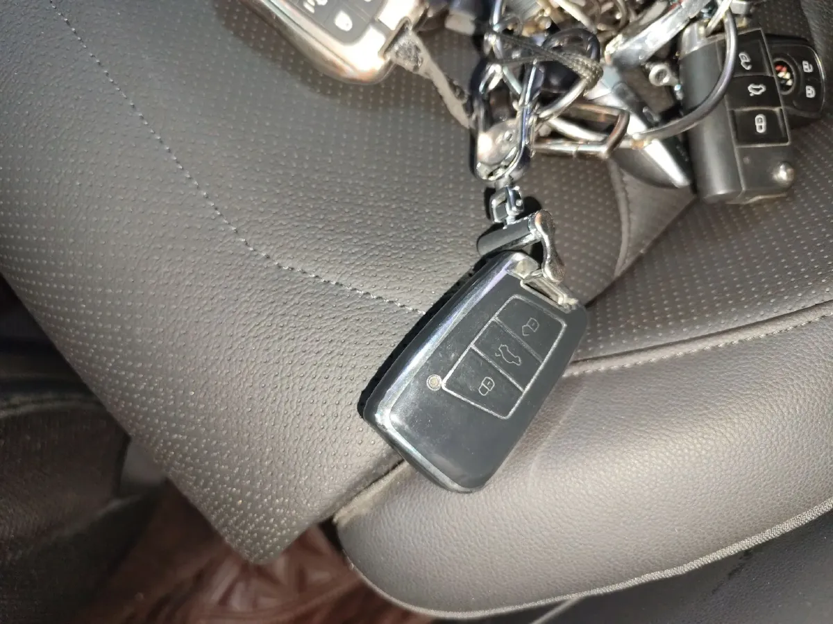 2021 Volkswagen Touareg 2.0T 252HP L4 8AT PHEV 18KWH,autocango,china used car exporter,china ev exporter,chinese used car exporter,chinese used ev exporter