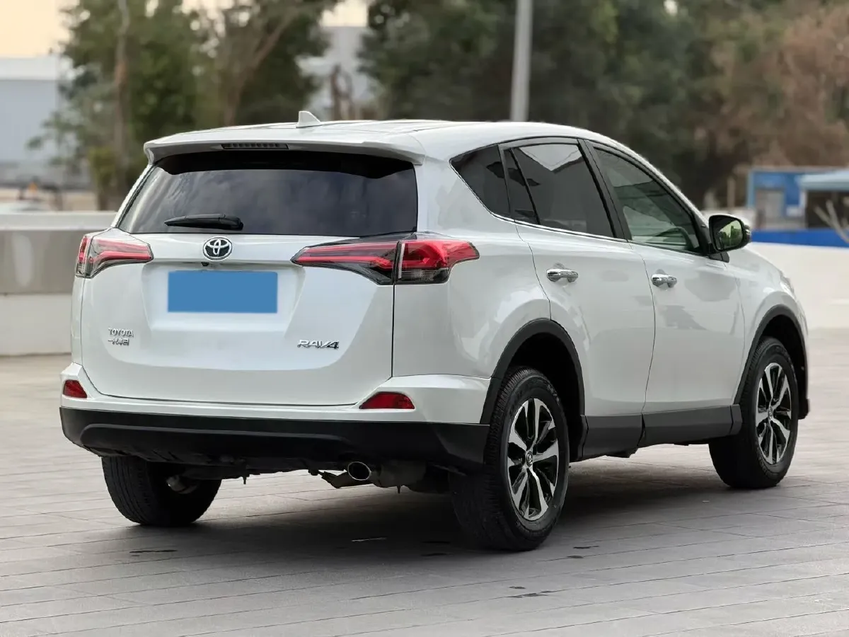 2016 Toyota RAV4 2.0L 151HP L4 CVT,autocango,china used car exporter,china ev exporter,chinese used car exporter,chinese used ev exporter