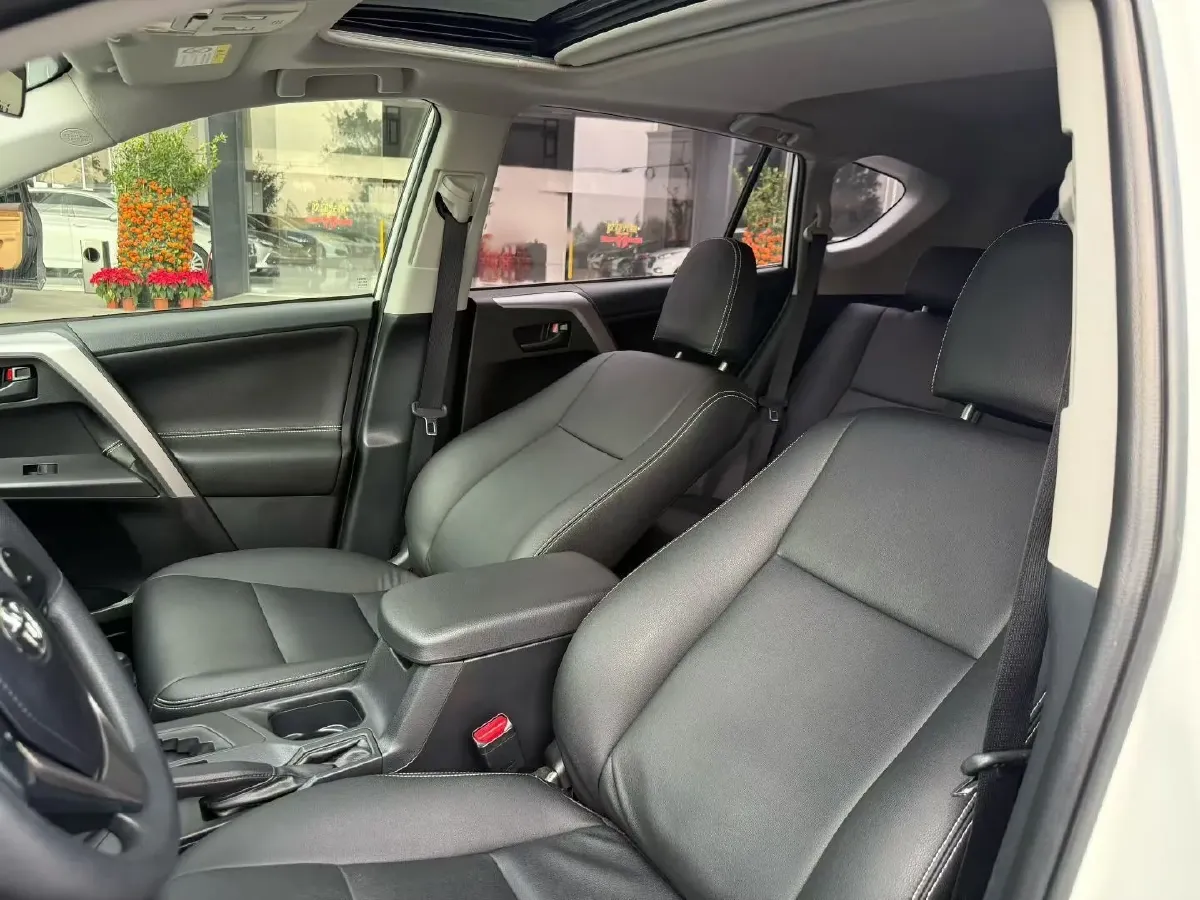 2016 Toyota RAV4 2.0L 151HP L4 CVT,autocango,china used car exporter,china ev exporter,chinese used car exporter,chinese used ev exporter