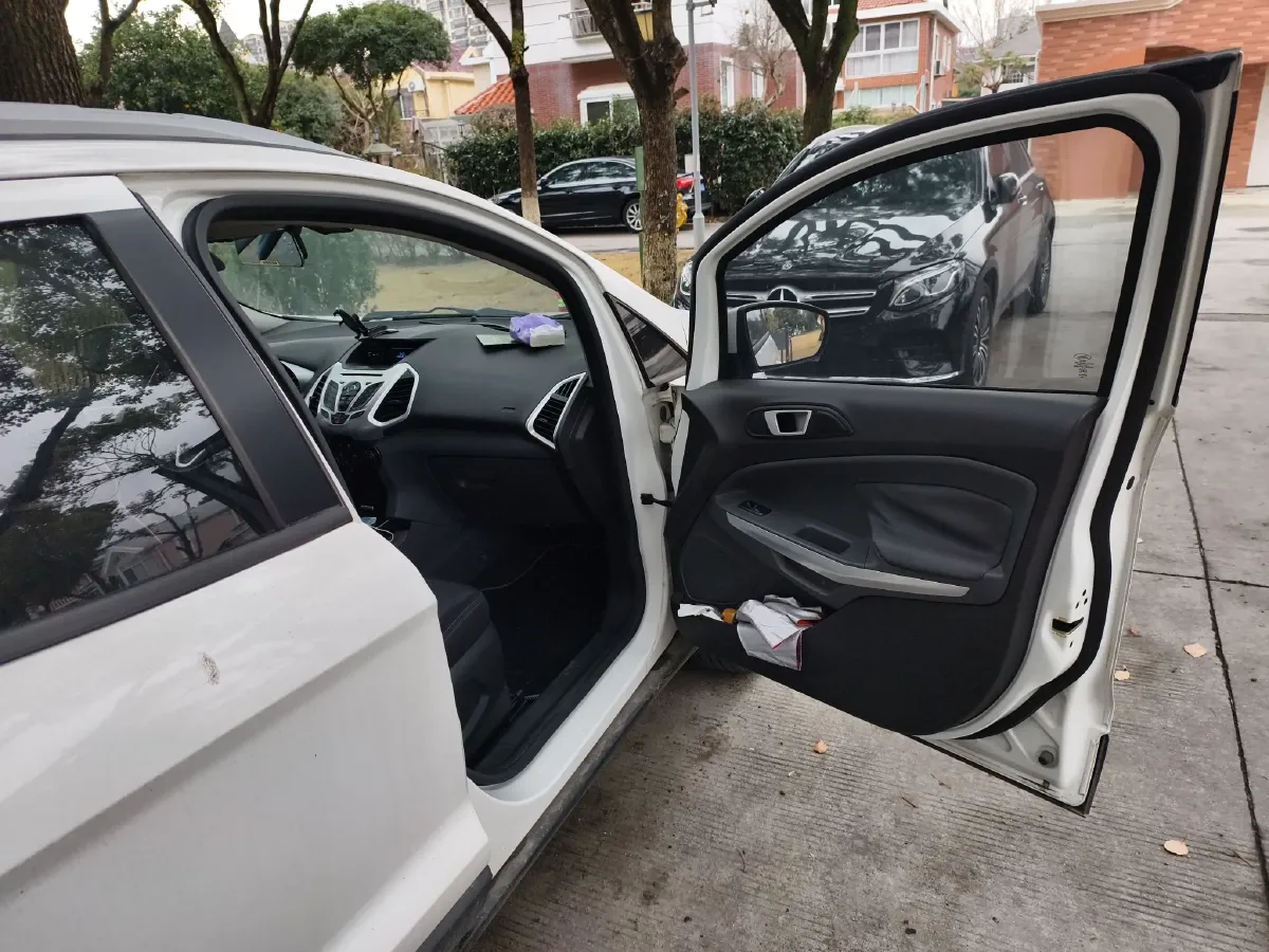 2013 Ford EcoSport 1.0T 125HP L3 5MT,autocango,china used car exporter,china ev exporter,chinese used car exporter,chinese used ev exporter