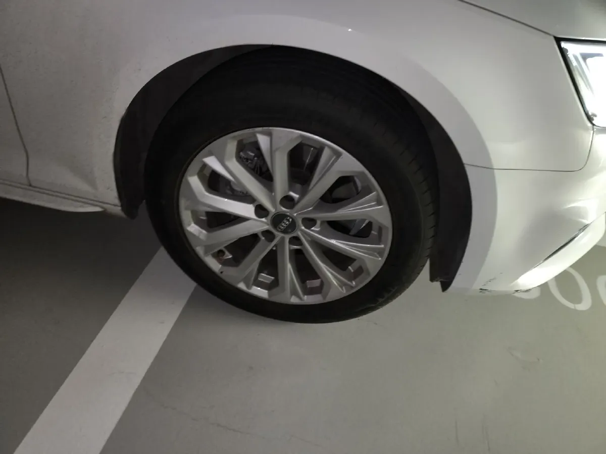 2019 Audi A4L 2.0T 190HP L4 7DCT,autocango,china used car exporter,china ev exporter,chinese used car exporter,chinese used ev exporter