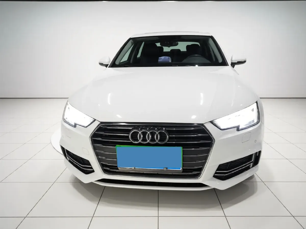 2019 Audi A4L 2.0T 190HP L4 7DCT,autocango,china used car exporter,china ev exporter,chinese used car exporter,chinese used ev exporter