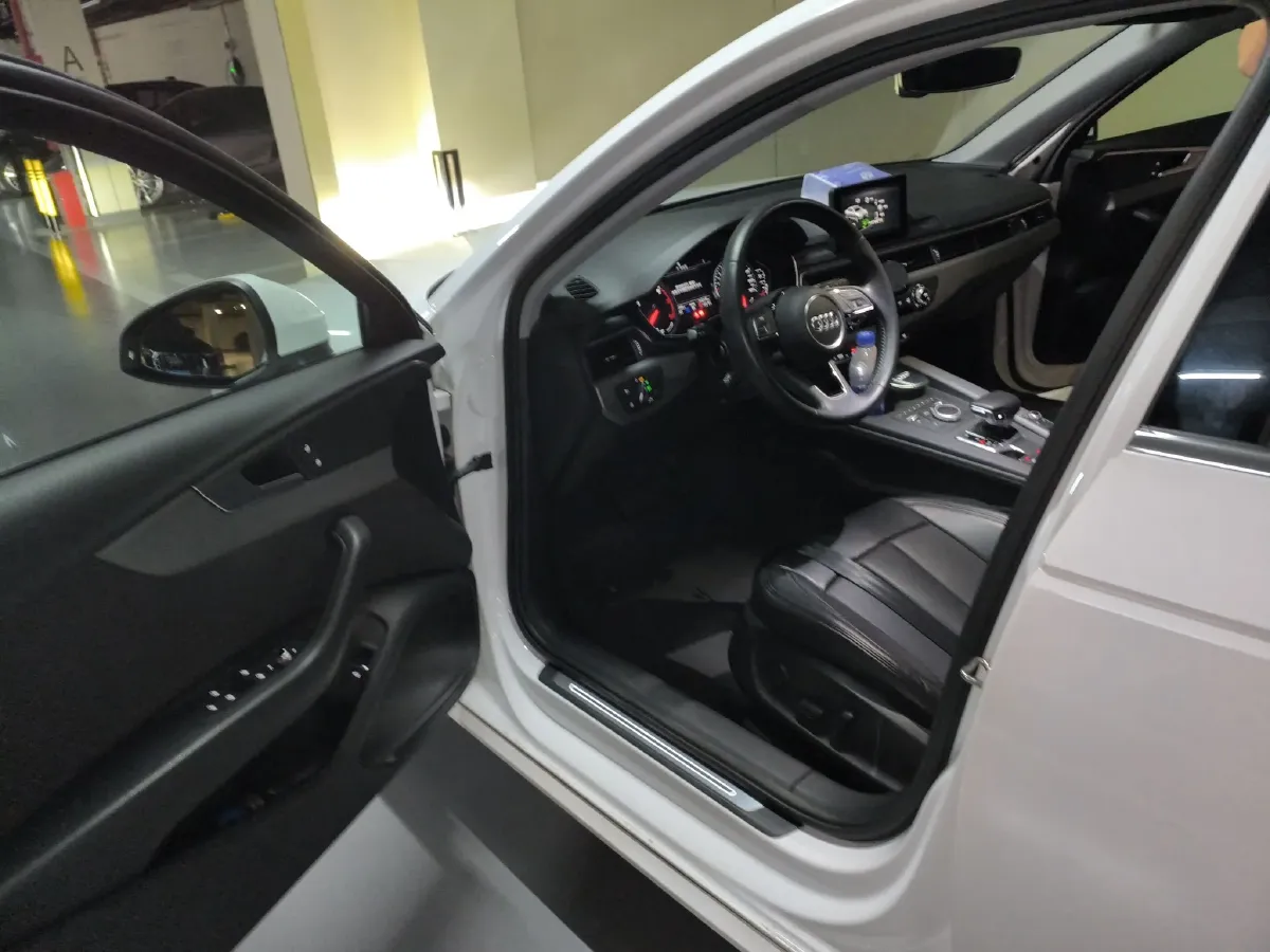 2019 Audi A4L 2.0T 190HP L4 7DCT,autocango,china used car exporter,china ev exporter,chinese used car exporter,chinese used ev exporter