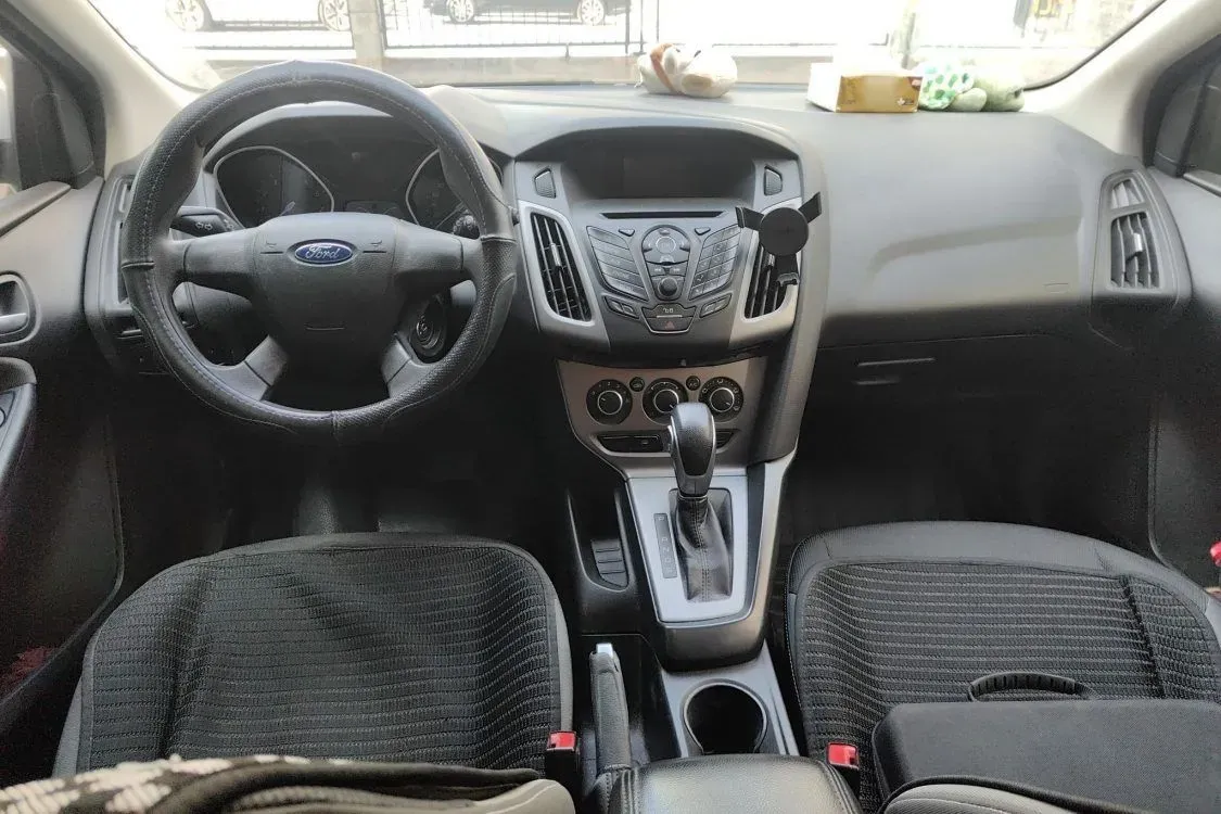 2012 Ford Focus 1.6L 125HP L4 6DCT,autocango,china used car exporter,china ev exporter,chinese used car exporter,chinese used ev exporter