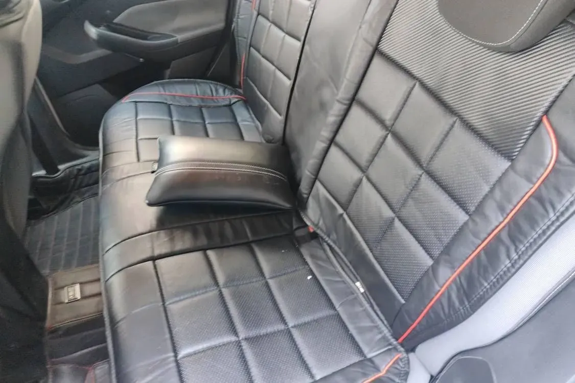 2012 Ford Focus 1.6L 125HP L4 6DCT,autocango,china used car exporter,china ev exporter,chinese used car exporter,chinese used ev exporter