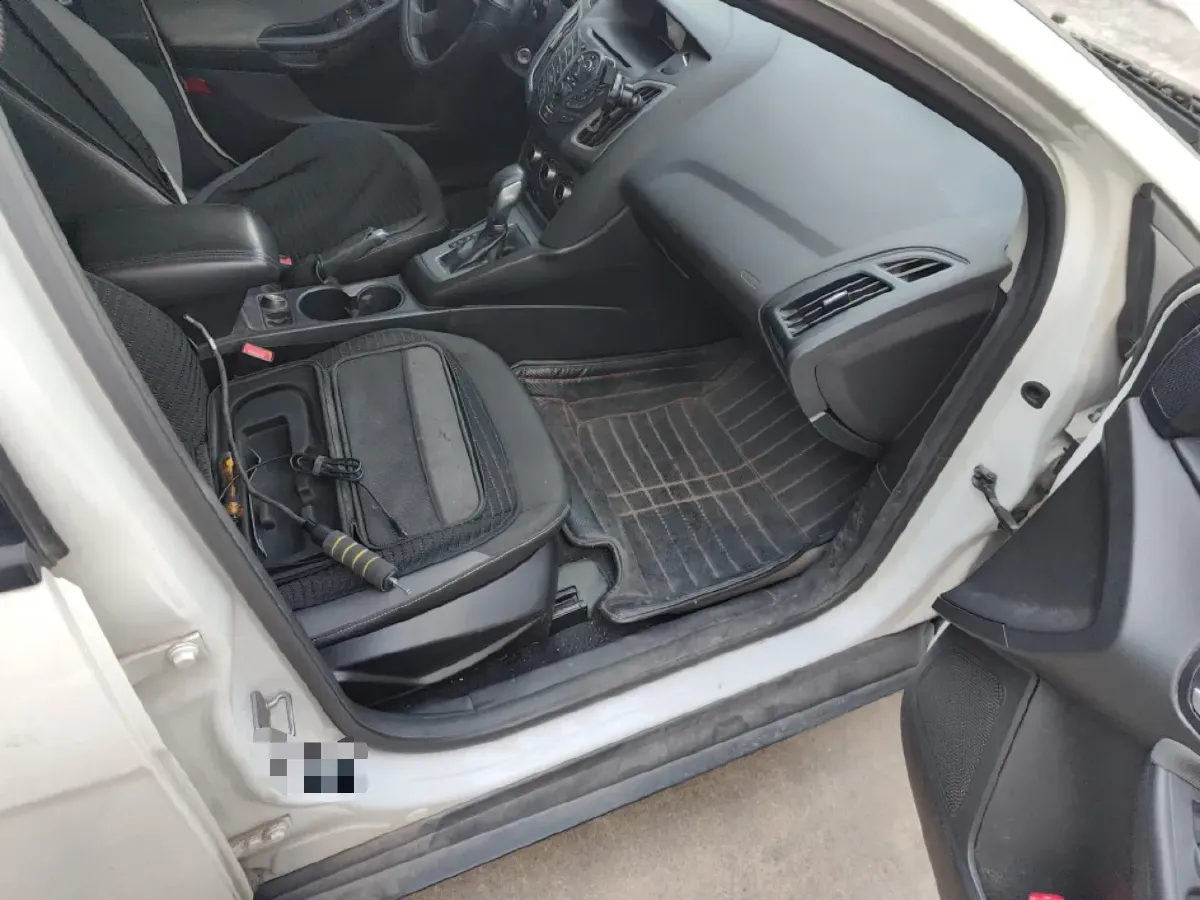 2012 Ford Focus 1.6L 125HP L4 6DCT,autocango,china used car exporter,china ev exporter,chinese used car exporter,chinese used ev exporter