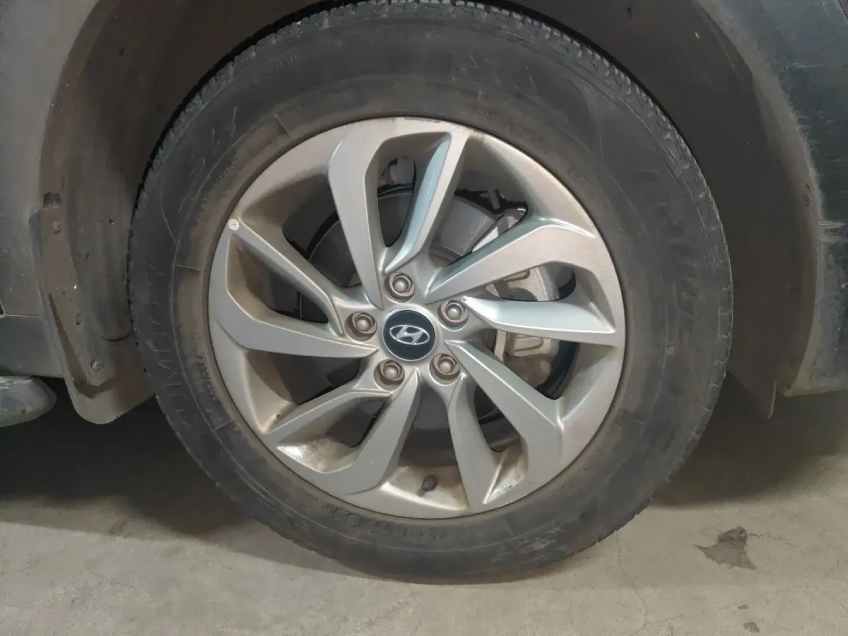 2015 Hyundai ix35 2.0L 160HP L4 6AT,autocango,china used car exporter,china ev exporter,chinese used car exporter,chinese used ev exporter