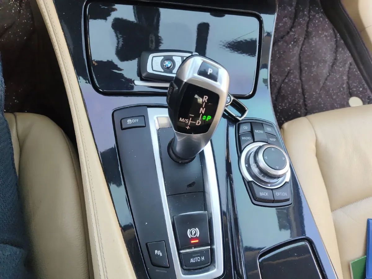 2012 BMW 5 Series 2.5L 177HP L6 8AT,autocango,china used car exporter,china ev exporter,chinese used car exporter,chinese used ev exporter