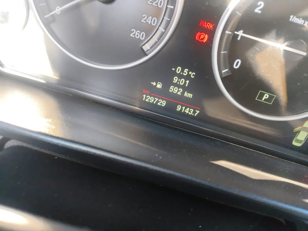 2012 BMW 5 Series 2.5L 177HP L6 8AT,autocango,china used car exporter,china ev exporter,chinese used car exporter,chinese used ev exporter