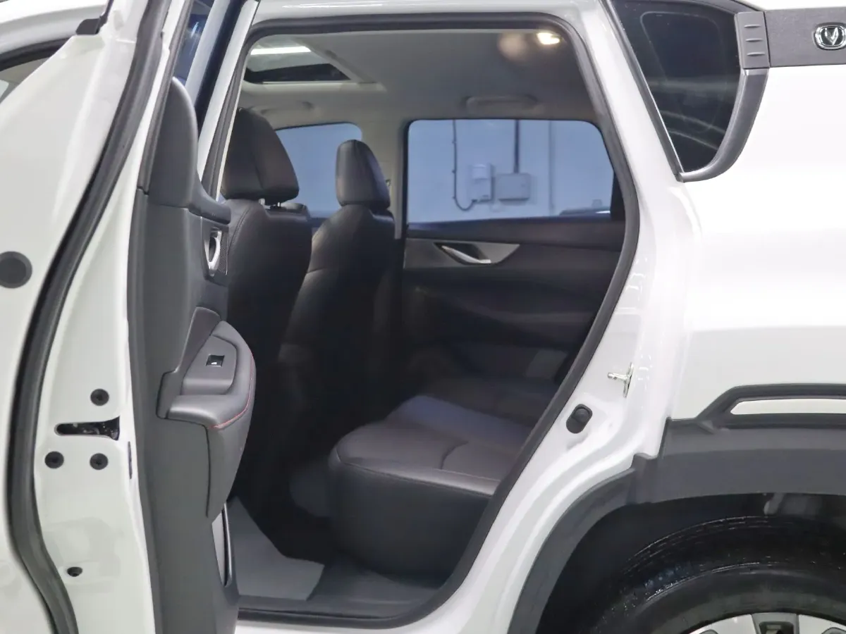 2023 ChangAn CS35 Plus 1.4T 160HP L4 7DCT,autocango,china used car exporter,china ev exporter,chinese used car exporter,chinese used ev exporter