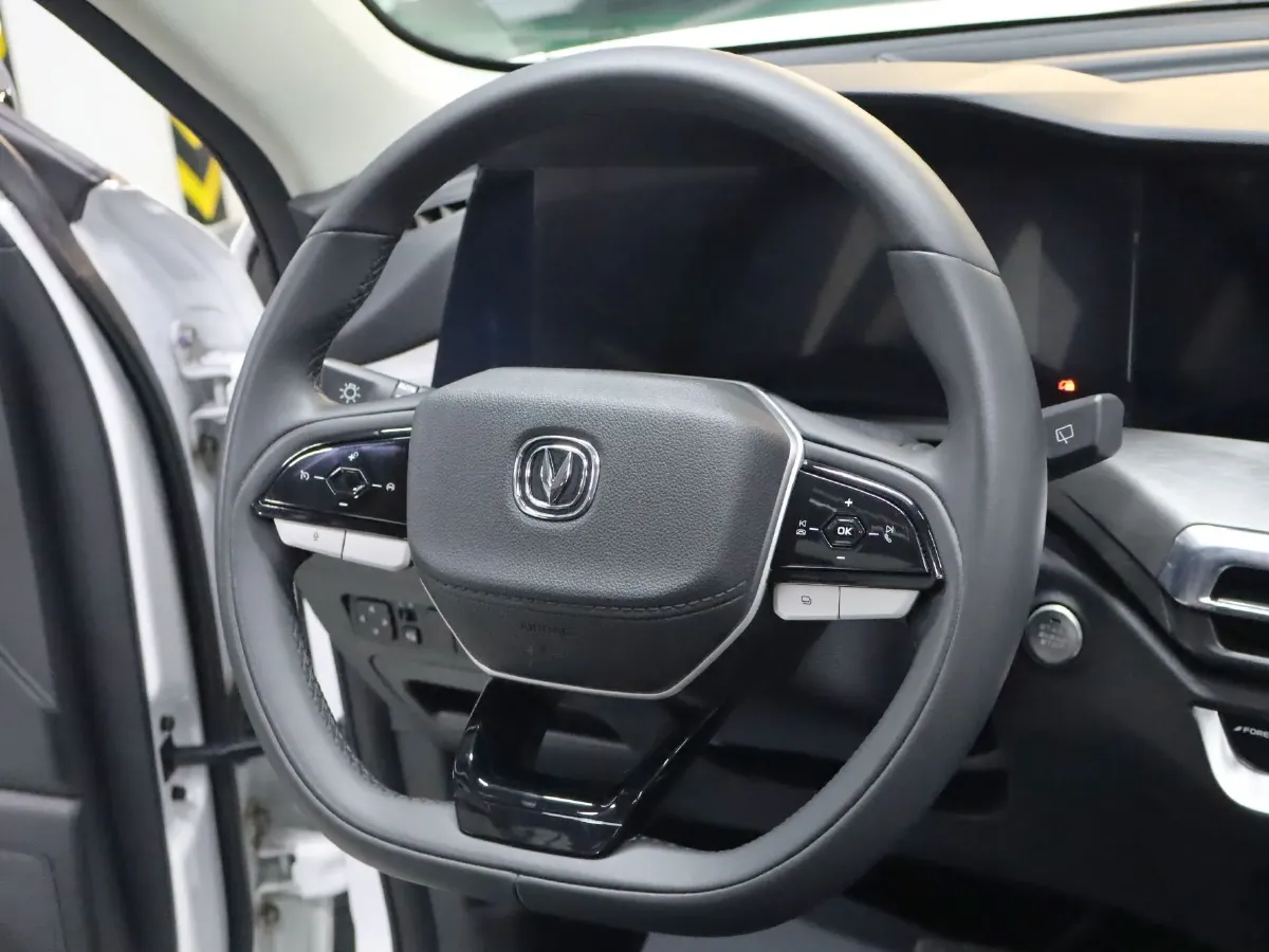 2023 ChangAn CS35 Plus 1.4T 160HP L4 7DCT,autocango,china used car exporter,china ev exporter,chinese used car exporter,chinese used ev exporter